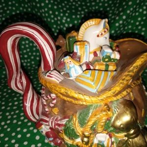 VINTAGE CHRISTMAS PORTFOLIO TEA POT